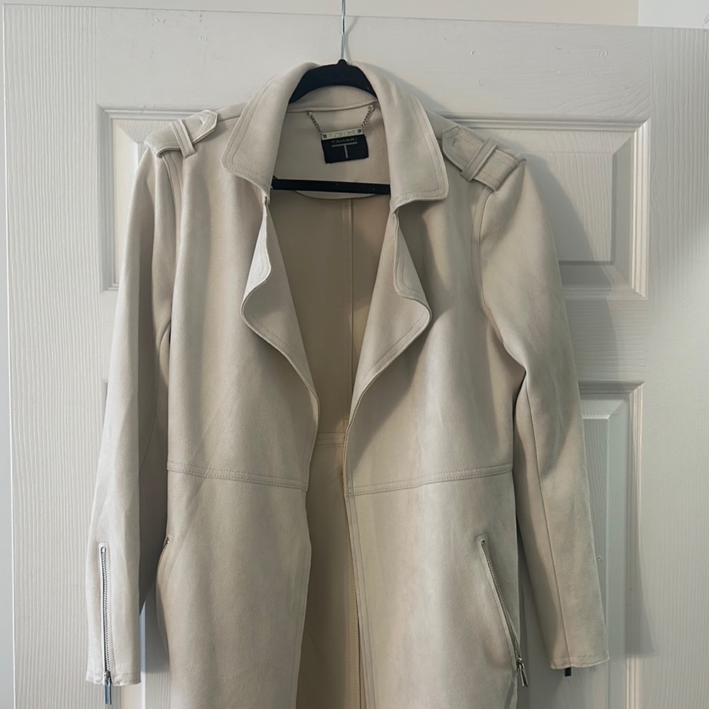 Tahari Women's Cream trench